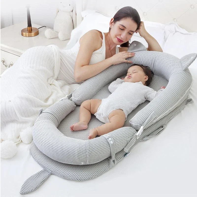 

Multifunctional Portable Anti-pressure and Anti-spitting Baby Bed for Newborns