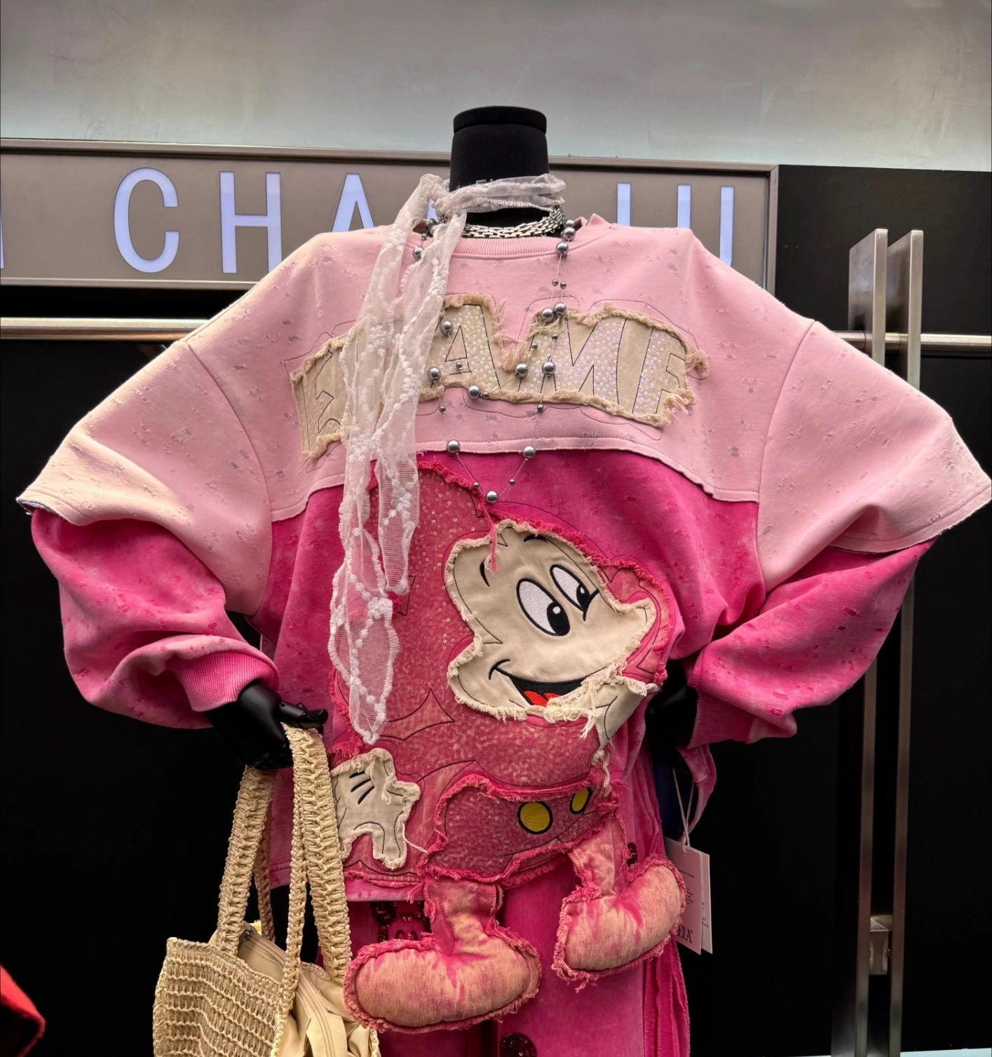 2025 Autumn New Heavy Craft Color Block Cartoon Sweatshirt for Women Loose Versatile 3D Design Round Neck Pullover Top