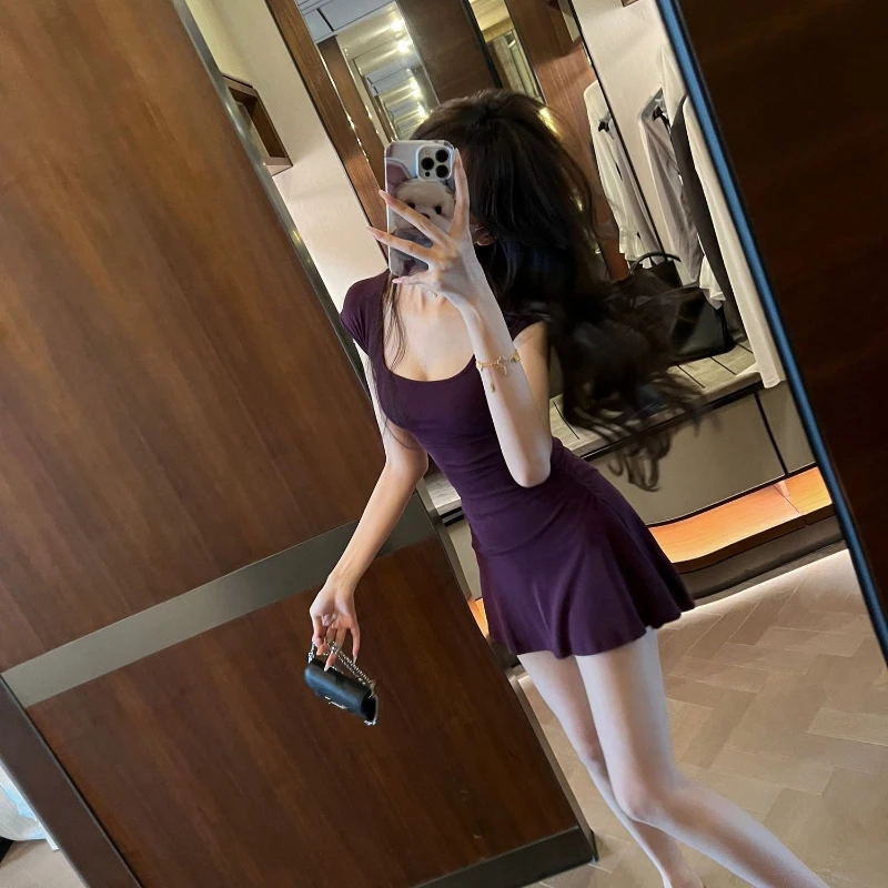 Sultry สีดําชุดเข้ารูปสําหรับผู้หญิงรูป-ประจบกระชับ A-Line ชุดมินิการออกแบบที่ไม่ซ้ํากันฤดูร้อนเซ็กซี่ Vibe แขนสั้น