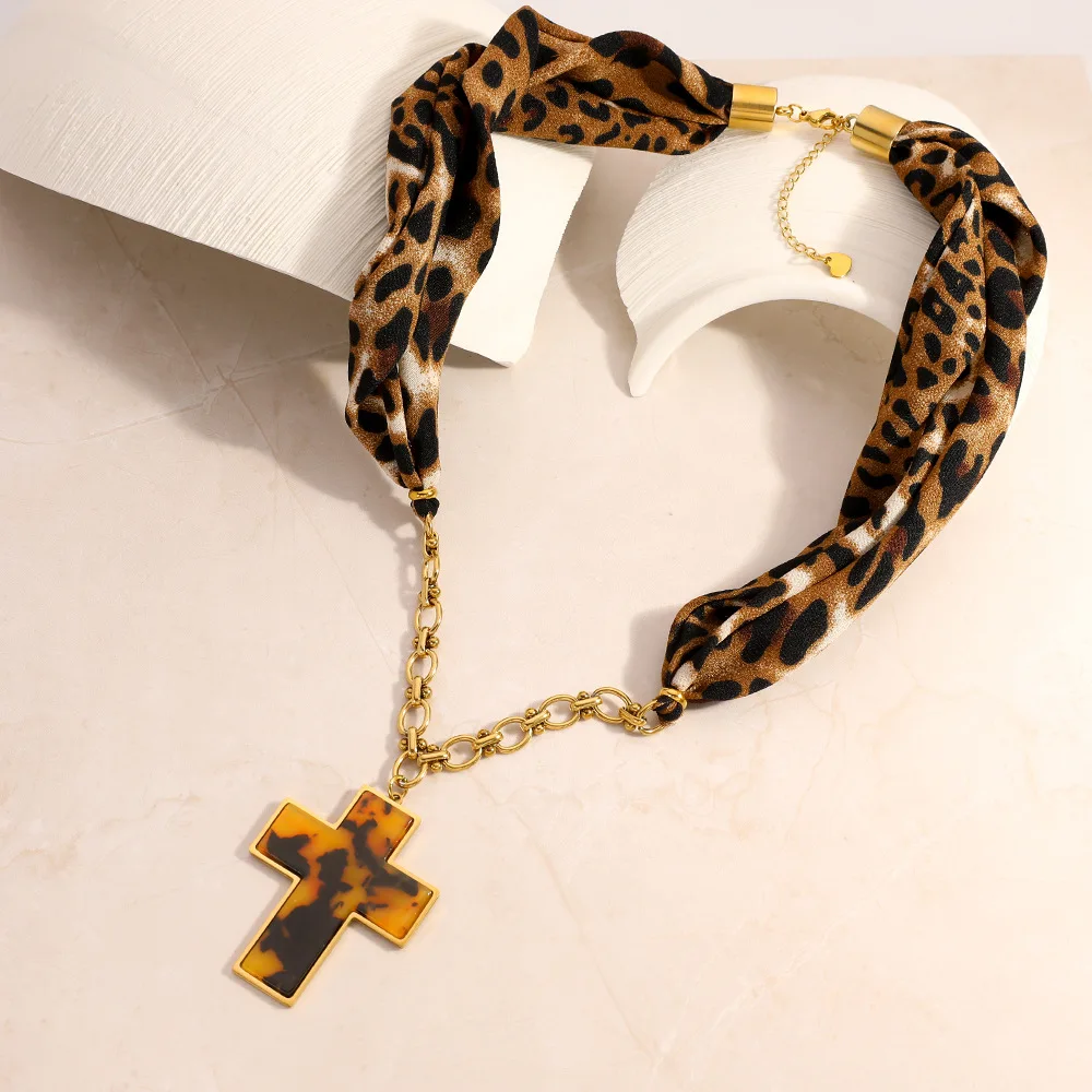 

Winter Fashion Leopard Print Scarf Resin Cross Pendant Necklace for Women Stainless Steel Chains Necklace Jewelry Accessories