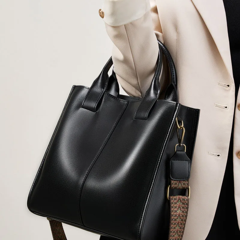 

Tote bag for women 2025 new crossbody bag, large capacity bucket bag, shoulder bag, luxurious handbag, leather women's bag