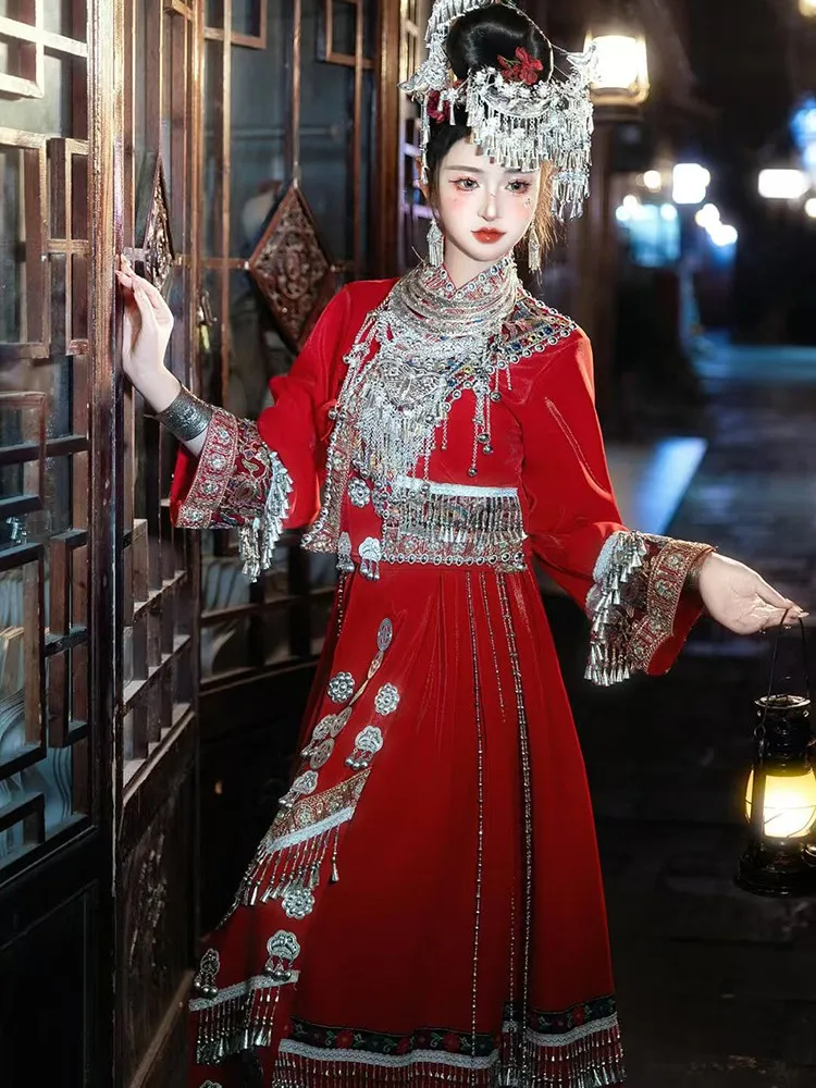 

Ethnic and exotic performance costumes for family travel photography photo shoots