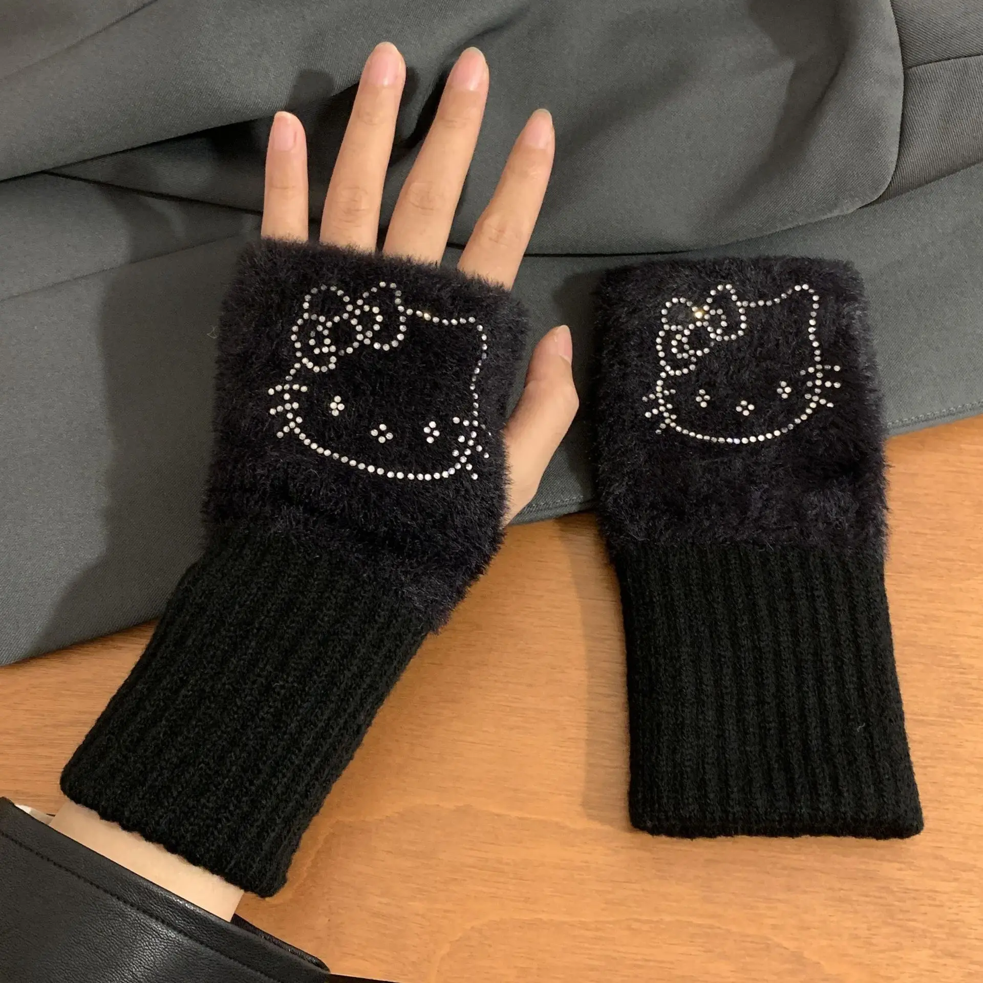 Sanrio Hello Kitty, зимние теплые женские перчатки с полупальцами, утолщенные теплые перчатки с милым мультяшным горячим бриллиантом