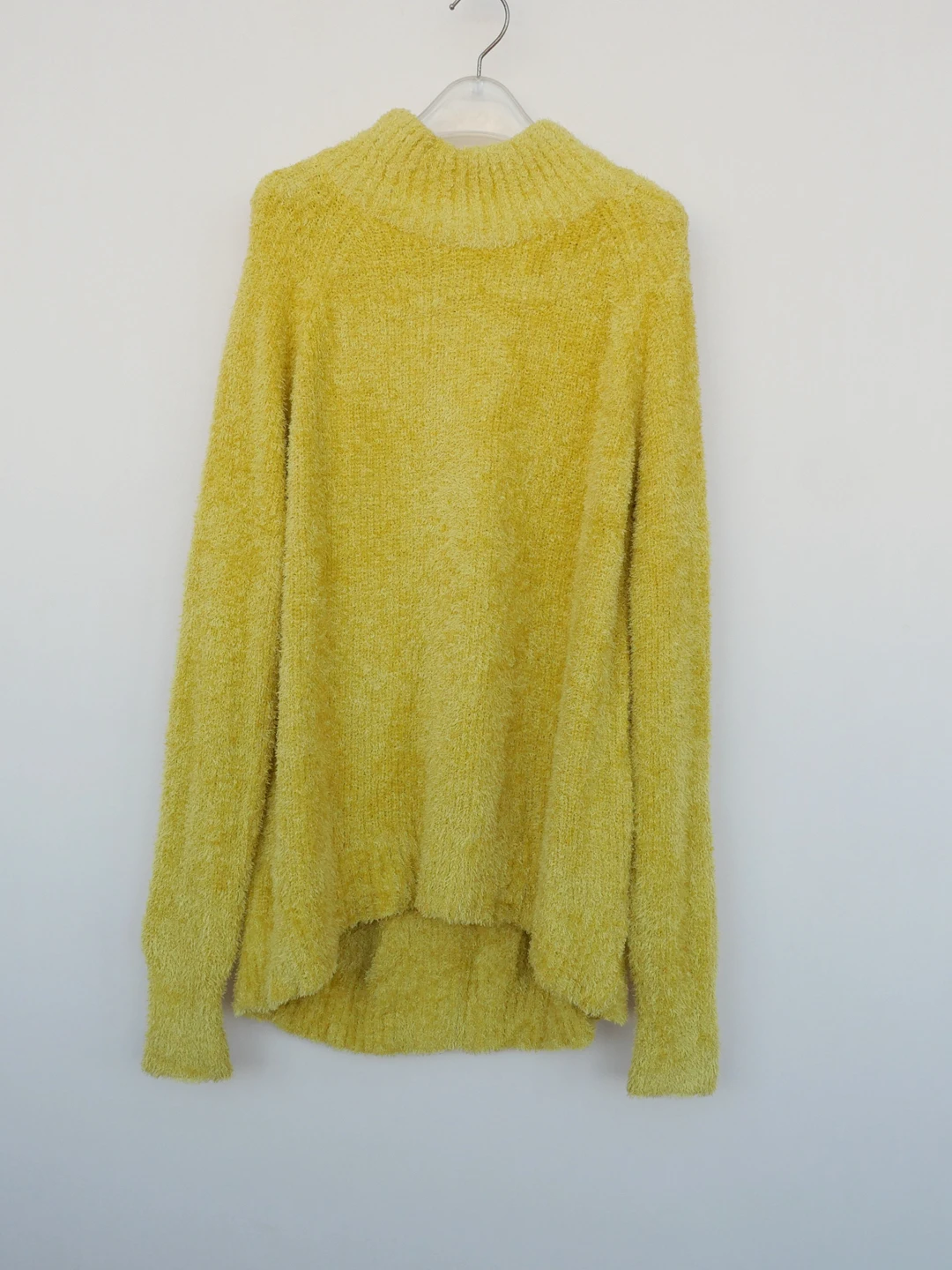 

Свободный вязаный свитер с высоким воротом для женщин, осенне-зимний/весенний сезон, желтый цвет, смесь шерсти, комфортная посадка, K...