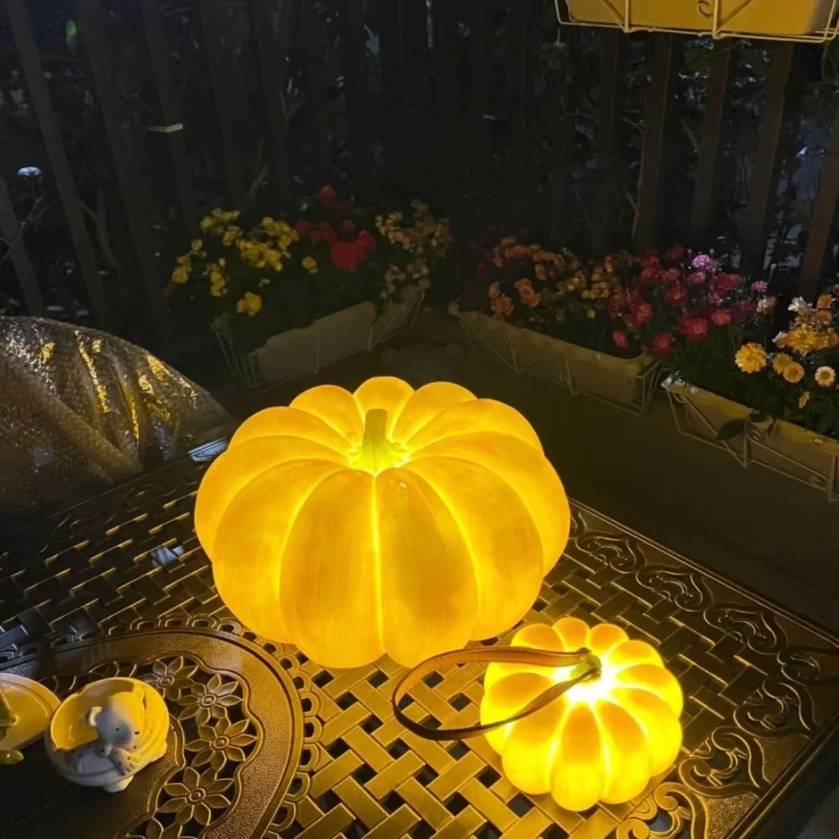 Кемпинговый светильник на солнечной батарее