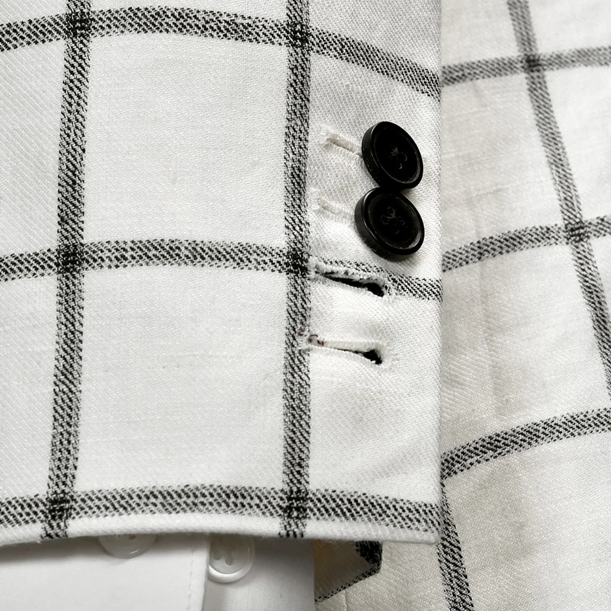 ลายสก๊อตผู้ชายชุด Tailor-Made 2 ชิ้น Blazer กางเกงสีดําเดี่ยว Gentle งานแต่งงานเจ้าบ่าวธุรกิจ Causal พรหมที่กําหนดเอง