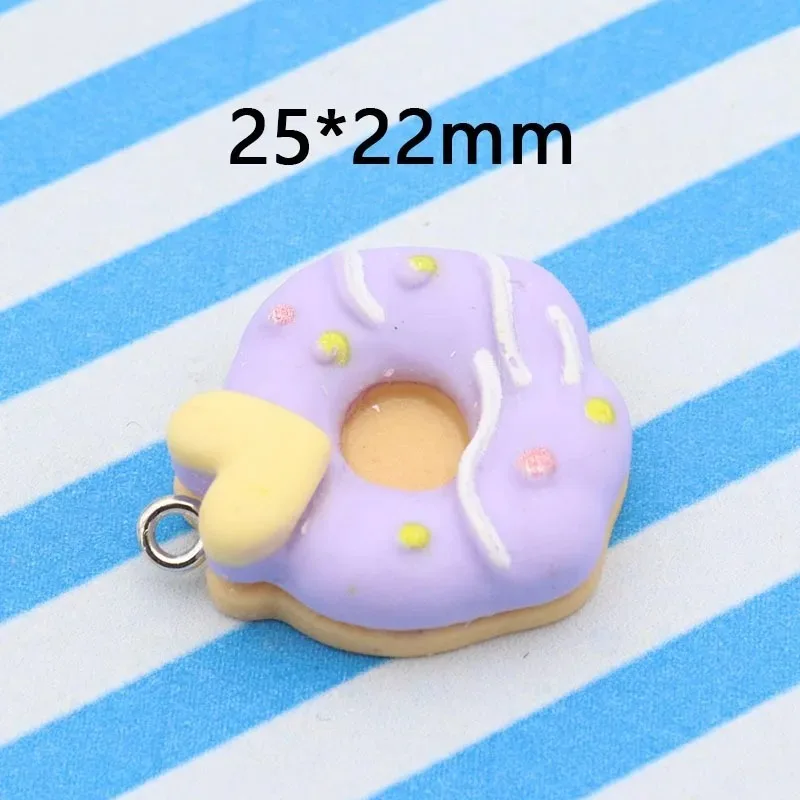 10 Breloques en Résine Assorties, Motifs Fleur, Cœur et Donut, pour Bijoux Faits Main et Accessoires de Sac DIY