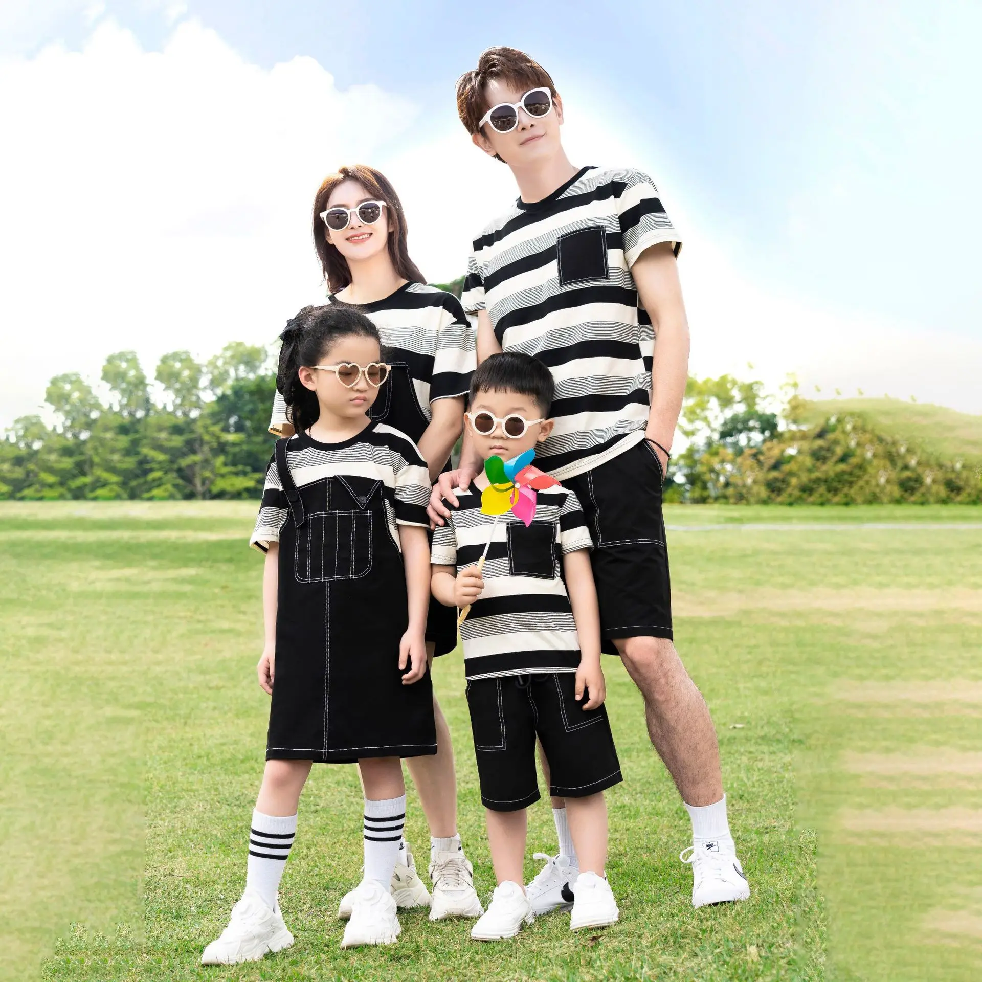 Parent-child Clothing Mom Baby Girl Same One Piece Dress Korean Family Matching Clothes 2023 Dad and Daughter Son Black Outfits