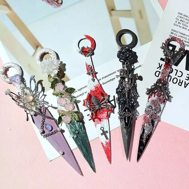 الظلام الرجعية DIY اليدوية هدية Unboxing المحمولة سبيكة الدعامة خنجر دور اللعب تأثيري لوليتا الملحقات