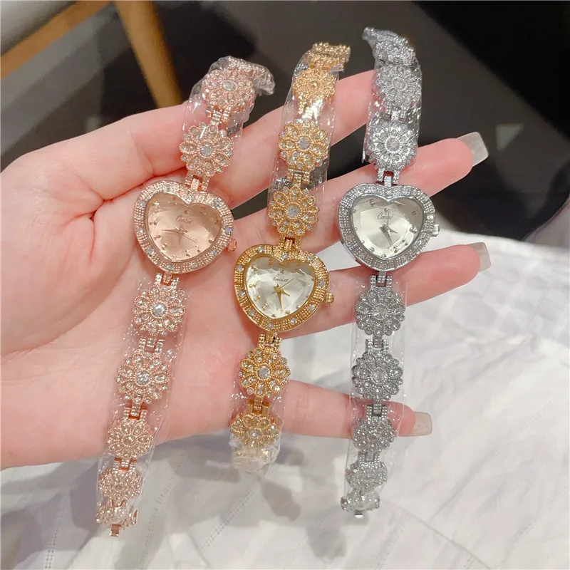 Women Quartz Watch Luxury Heart Dial Diamond Clock Vintage Heart Bracelet Style Diamond Gold Orologio Reloj Ladies Wristwatch