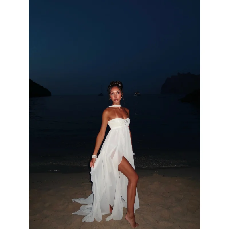 Elegante Abito da Sera in Chiffon con Scollo all'Americana Stile Francese, Top a Tubino Sexy, Balze Irregolari, Spacco e Schiena Scoperta, Vestito da Sposa Bianco