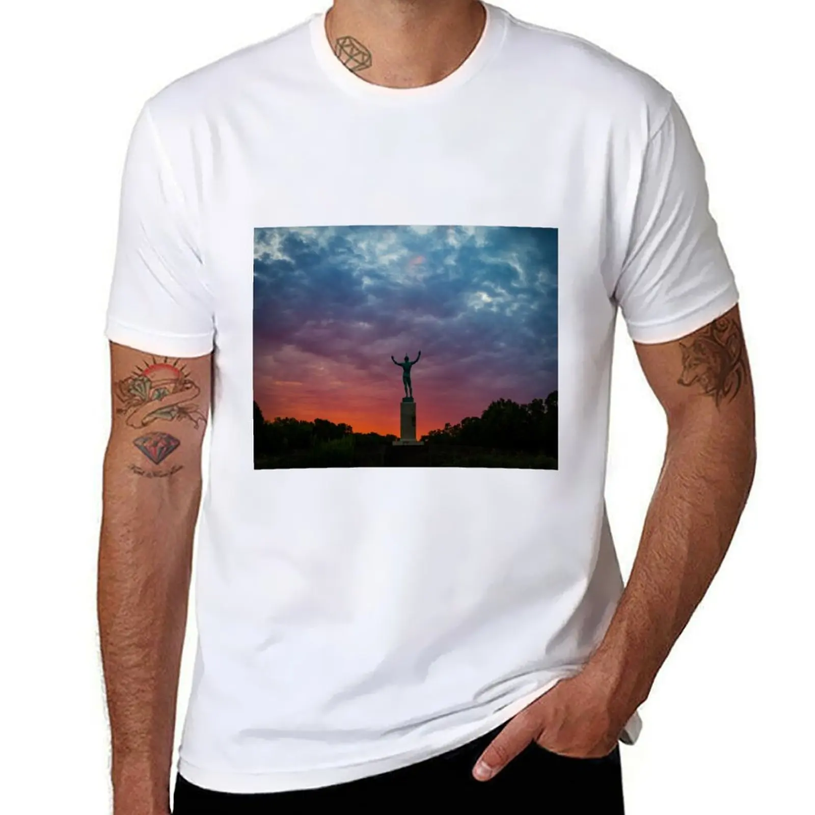 

Sunsinger at Dawn By Blue In Green Photography of Monticello, Illinois. T-Shirt anime t shirts oversize T-Shirt