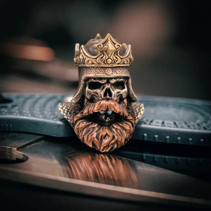 

Shadowstudio Brass Copper Beard King Crown Samurai Helmet Knife Pendant Car Keychain EDC