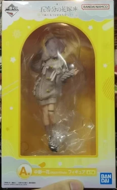 

【Оригинал】BANDAI Ichiban KUJI The Quintessential QuintupletsShare Warmth A Reward Nakano Ichika Travel Style Модель игрушки