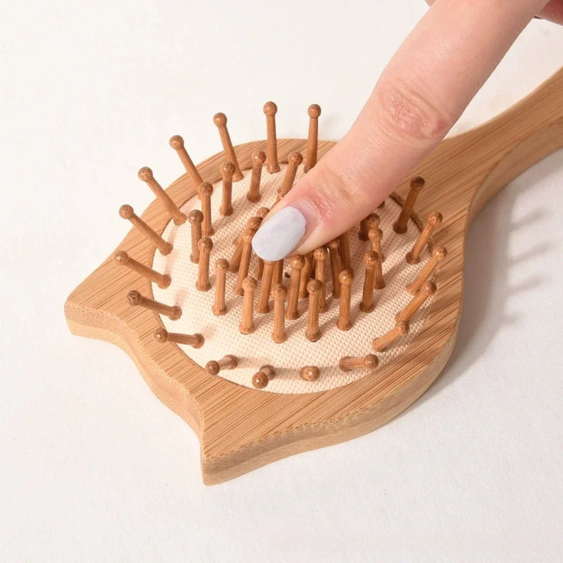 Mini Portable Air Cushion Scalp Massage Comb Cute Cartoon Wooden Combs for Children Girls Bamboo Sandalwood Hair Styling Tools