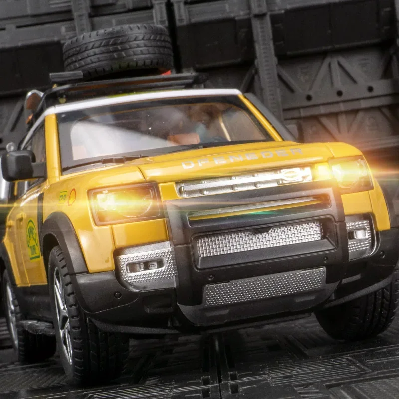 1:24 Camel Cup Land Rover Defender With Tools Alloy Diecasts & Toy Vehicles Toy Car Model Sound and light Collection Toy Gift