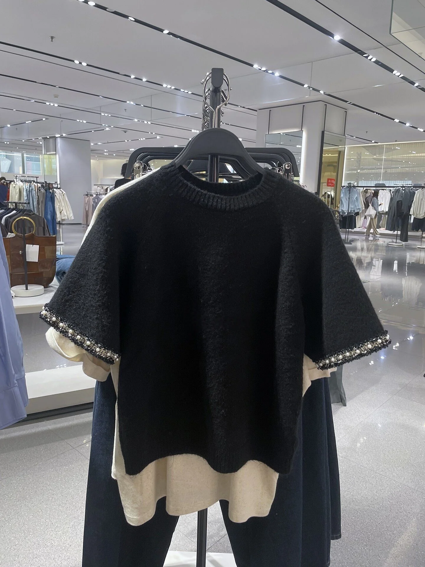 2026 new women's small fragrance French socialite short sleeved round neck artificial pearl studded knitted sweater