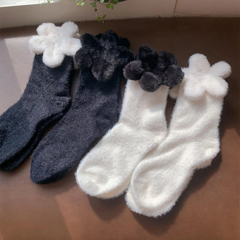 Women Socks Casual Winter Fuzzy Socks Flower Ankle Socks Booties Socks 066C