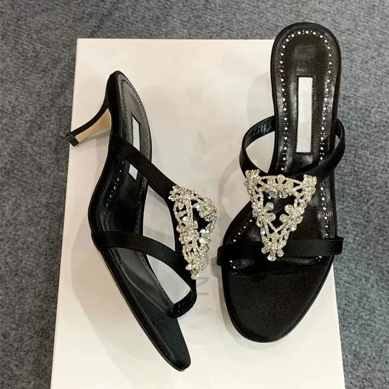 

Rhinestone Buckle Low Heel Sandals Open-Toed Black Half-Slip Slippers Satin Material Party Women Shoes Sandalias Mujer Verano