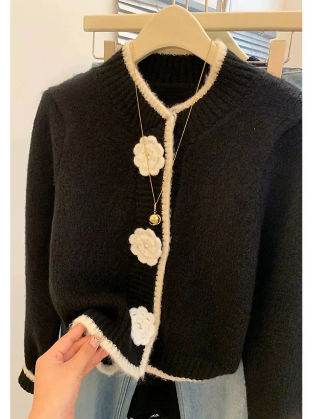 Vintage Chic Flower Sweater Women Autumn Winter Korean Fashion V-Neck Long Sleeve Temperament Gentle Soft Knitted Cardigan Mujer