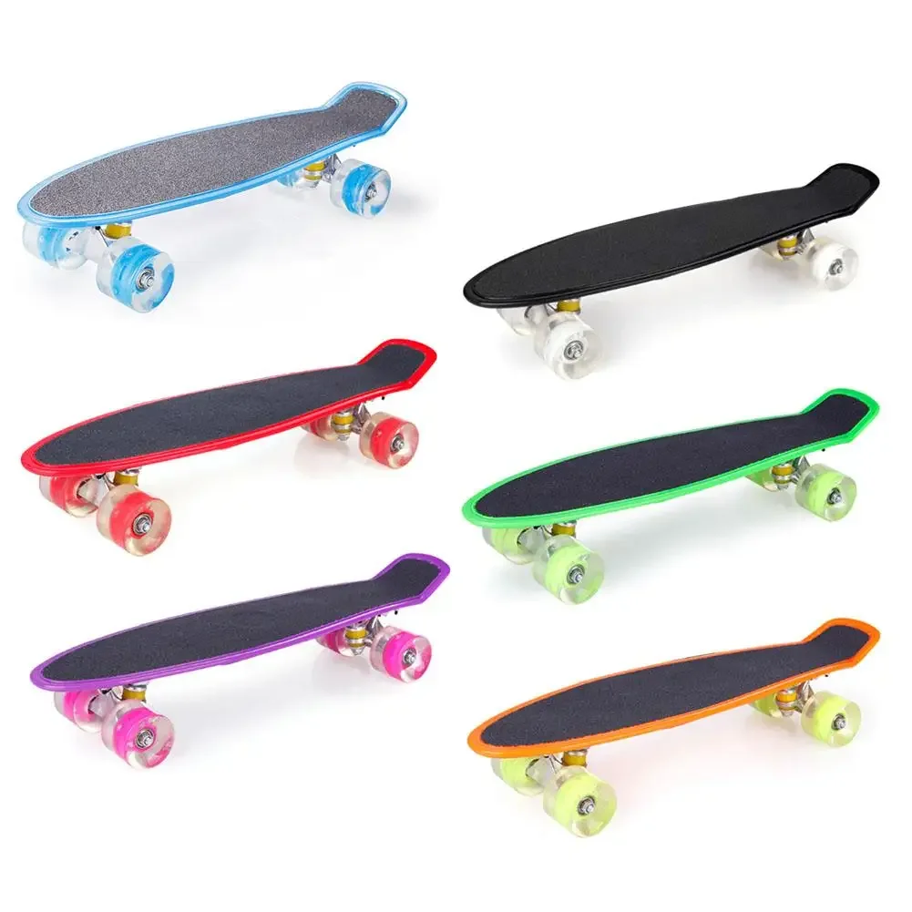 

22-дюймовый скейтборд Cruiser Board, детский портативный скейтборд со светодиодной подсветкой, идеально подходящий для взрослых, подростков, Entertai на открытом воздухе
