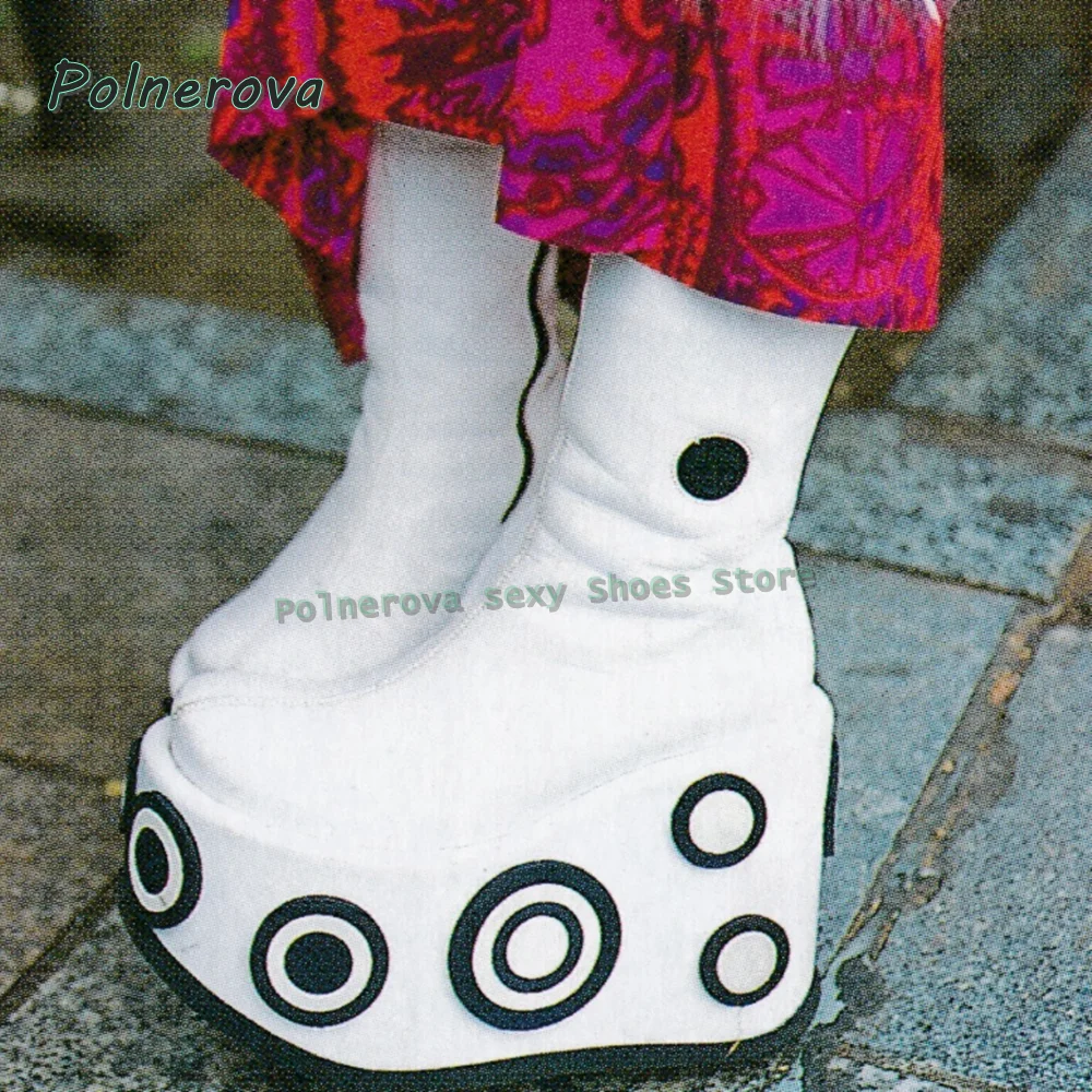 Wedges met cirkelvormig gatenp - Women'S Fashion Trends Spring 2026 recensie en prijs