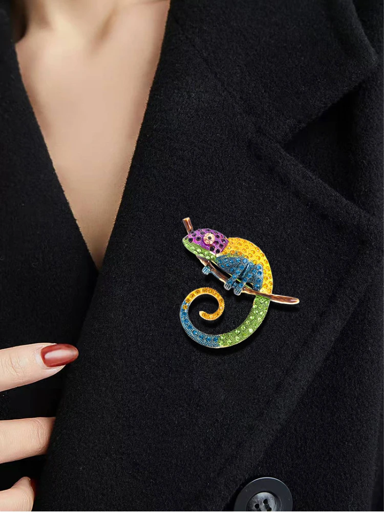 Vintage Colorful Chameleon Brooch Pin For Women Crystal Rhinestone Enamel Lizard Animal Brooch Party Suit Lapel Jewelry Gift