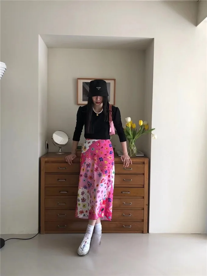 กระโปรงมิดิพิมพ์ลายอ่อนเยาว์ เอวยางยืด ทรงเอไลน์ ลายดอกไม้เล็กๆ หลากสี กระโปรงผู้หญิงอเนกประสงค์