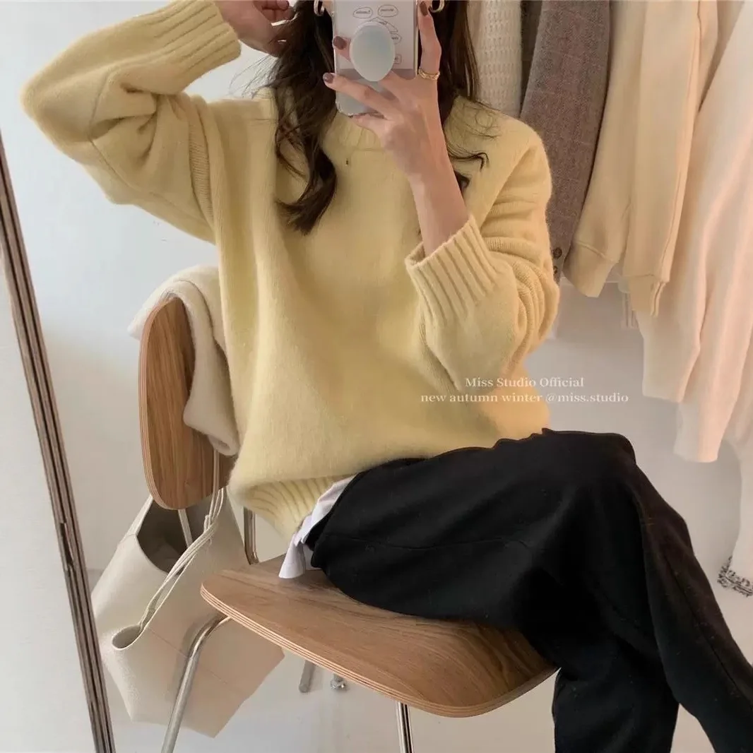 

High Quality Thickened Autumn and Winter Round Neck Leather Label Candy Color Pullover Sweater for Women Korean Loose Sweater