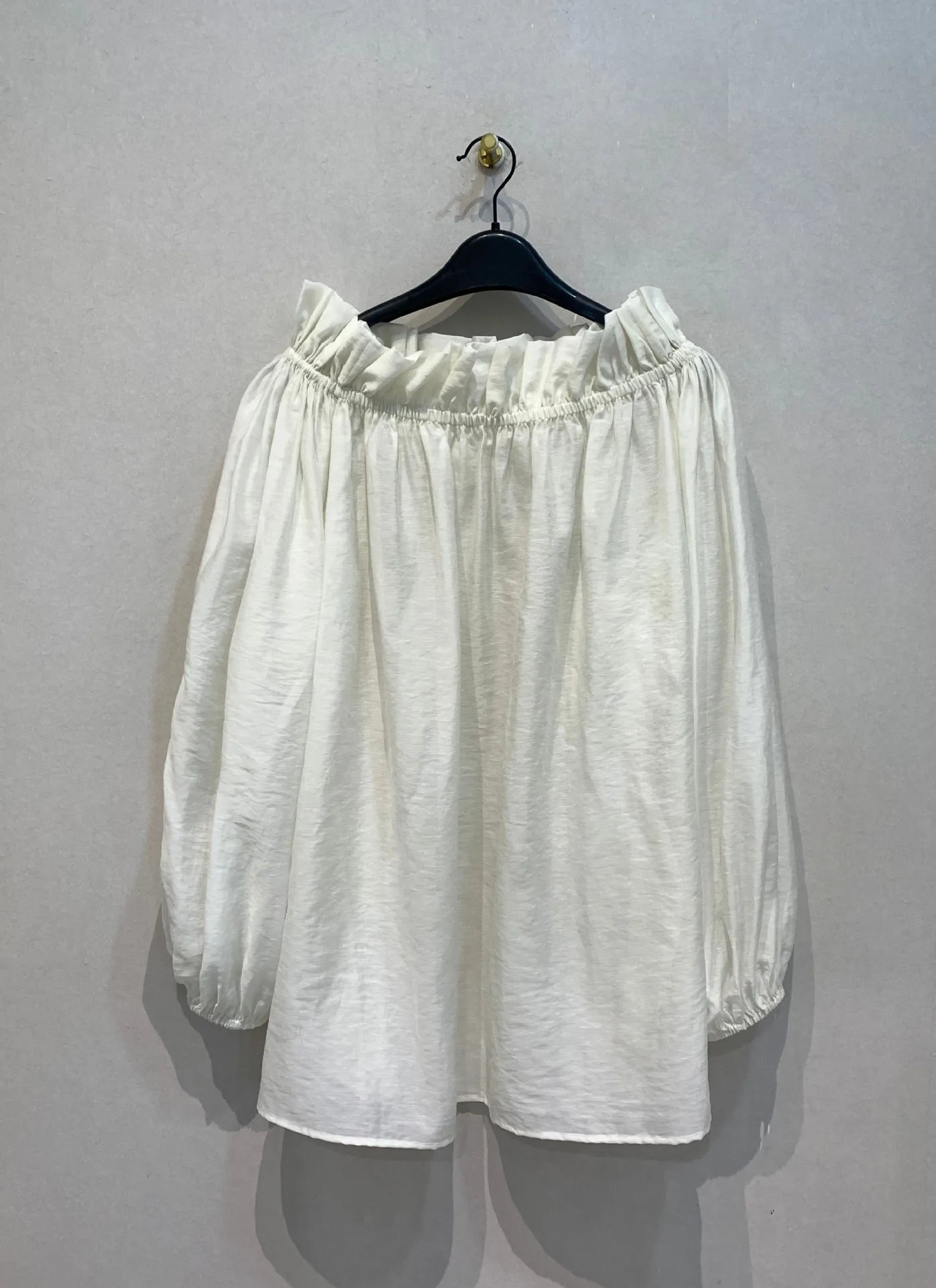 

Kuzuwata Solid Flare Sleeve Casual Pullover Blouse Loose Vintage Age Reduction Ruffles Blusas Japan Two Outfits Slim Fresh Shirt