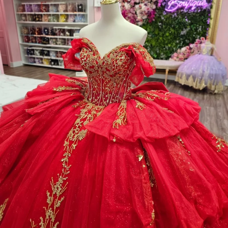 فساتين Quinceanera الحمراء قبالة الكتف الذهب زين الدانتيل الديكور كريستال القوس تول مشد حفلة عيد ميلاد الحلو 16 فستان Vestid #3