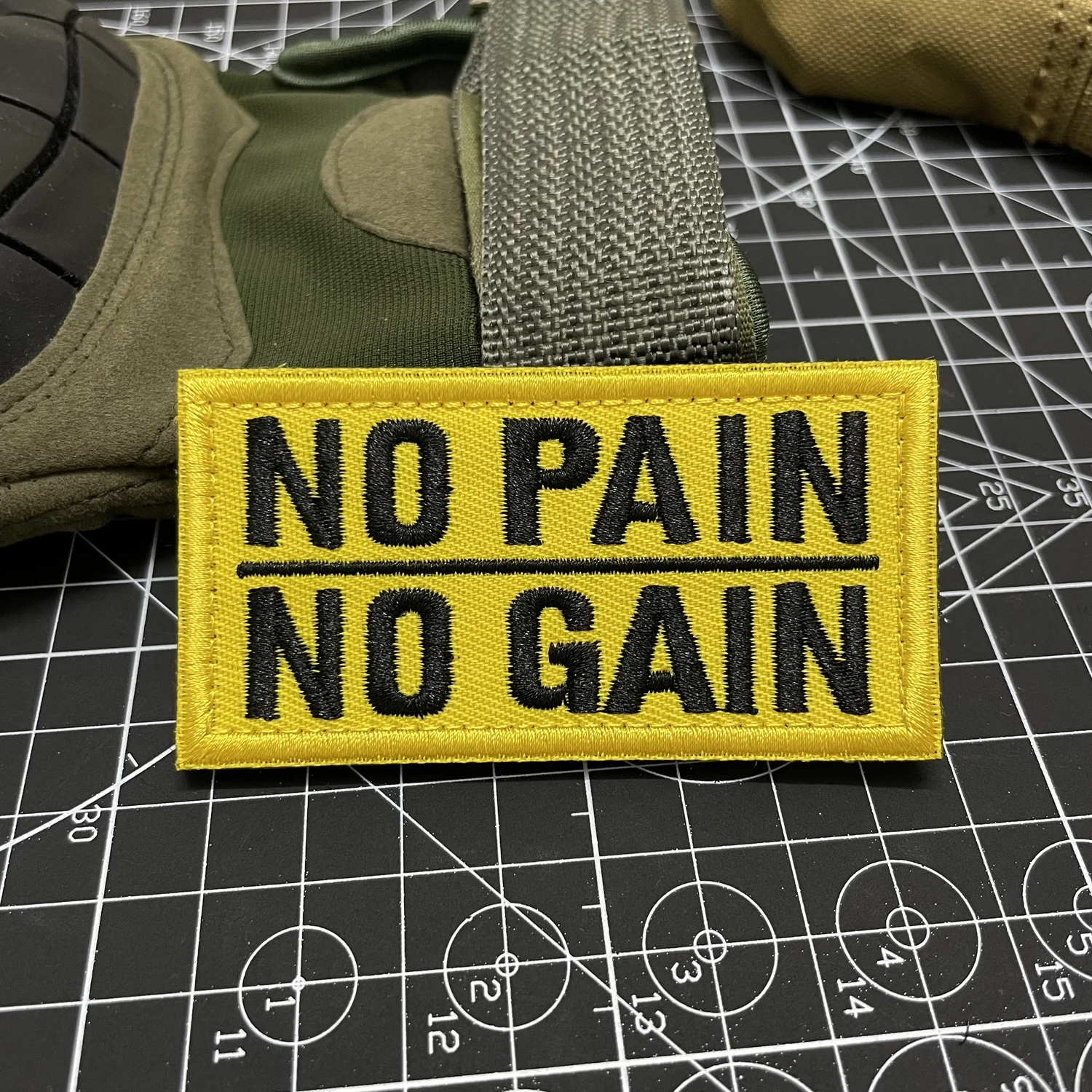 NO PAIN NO GAIN Embroidered patch hook and loop fasteners Funny Yellow Motivational Slogan Morale badge. DIY for jacket backpack