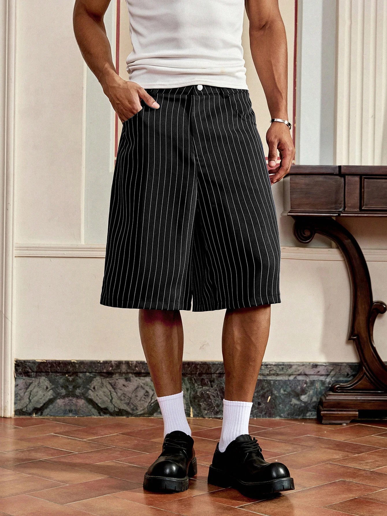 

Spring Summer Striped Woven Men Shorts, Mid Rise Loose Straight Casual Commuter Wear Elegant Striped Mid Shorts, pants