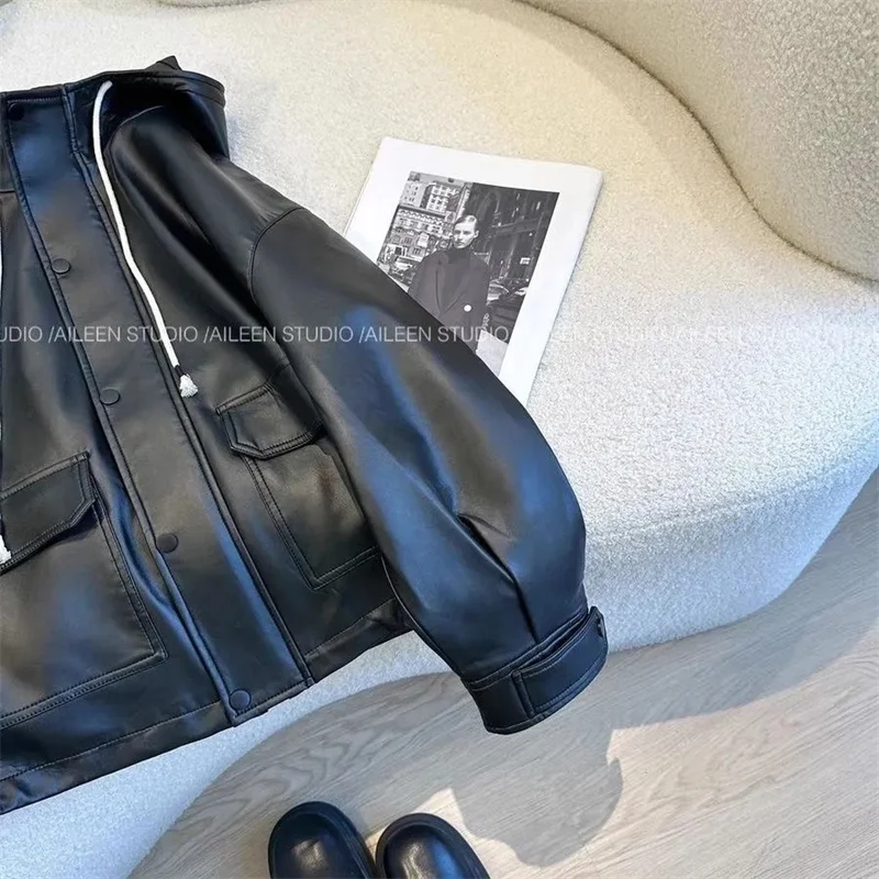 سترة جلدية سوداء بغطاء للرأس للنساء ربيع النسخة الكورية الجديدة من الموضة على الطراز الغربي سترة جلدية من جلد البولي يوريثان ذات إحساس متقدم #4