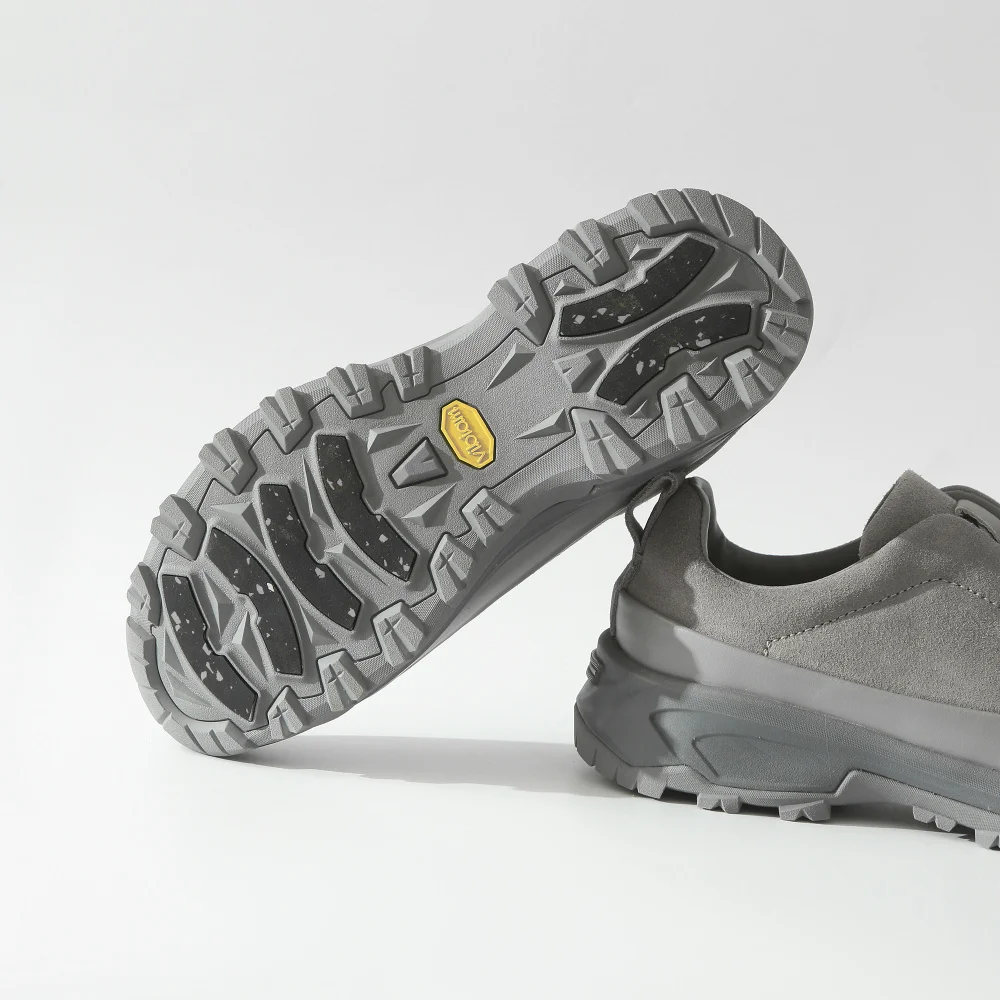 High-End Fashion Casual Shoes for Men Breathable Top Layer Cowhide Shock Absorption Versatile Comfortable All-Season Rubber Sole