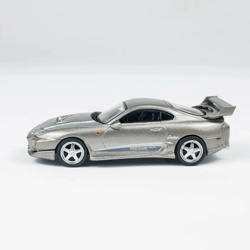 دييكاست الأصلي 1:64 مقياس سوبرا الحجاب الجانبي سبيكة نموذج محاكاة الديكور الهوايات الهدايا التذكارية جمع عرض ثابت