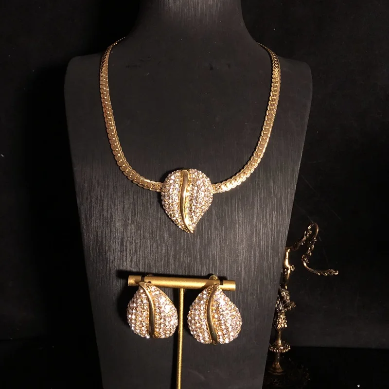 Mid-Ancient Western Style Light Luxury High-Grade Diamond Leaf Shape Copper Chain Necklace and Earrings Suite