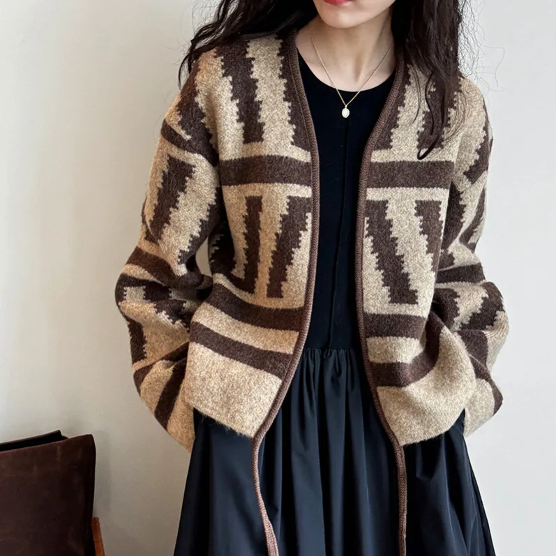 

Knitted Cardigan Women's Autumn and Winter New Design Sense Loose Lazy Style Contrasting Color Sweater Jacket