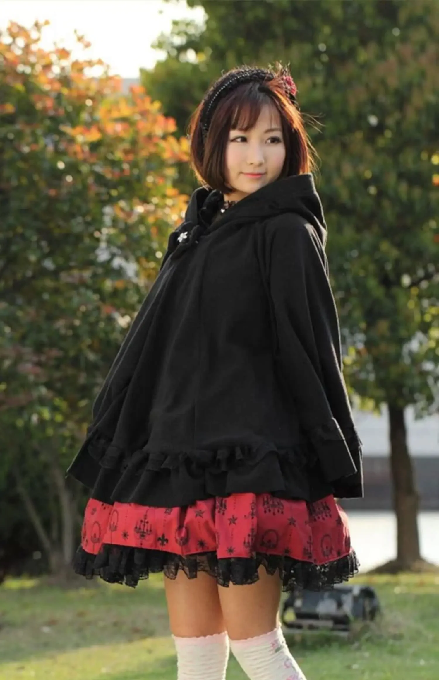 Japanese Style Black Fleece Lolita Capes Ponchos Women\'s Autumn Winter Sweet Lace Stitching Hooded Princess Cape Overcoat Coat