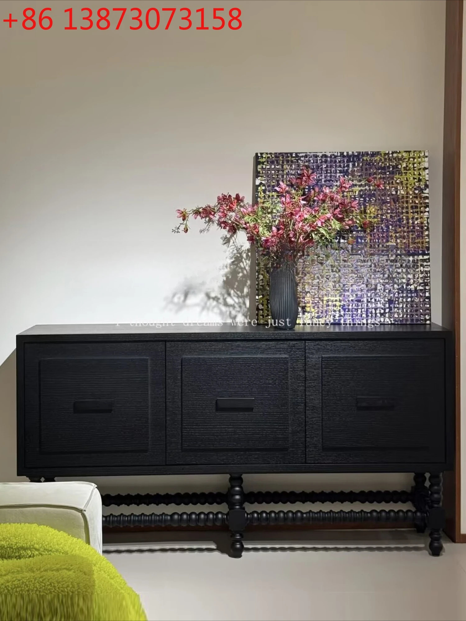 

Французский средневековый черный обеденный боковой шкаф из цельного дерева, surprised by the dead wind веранда, 3-дверный шкафчик с резьбой в стиле ретро