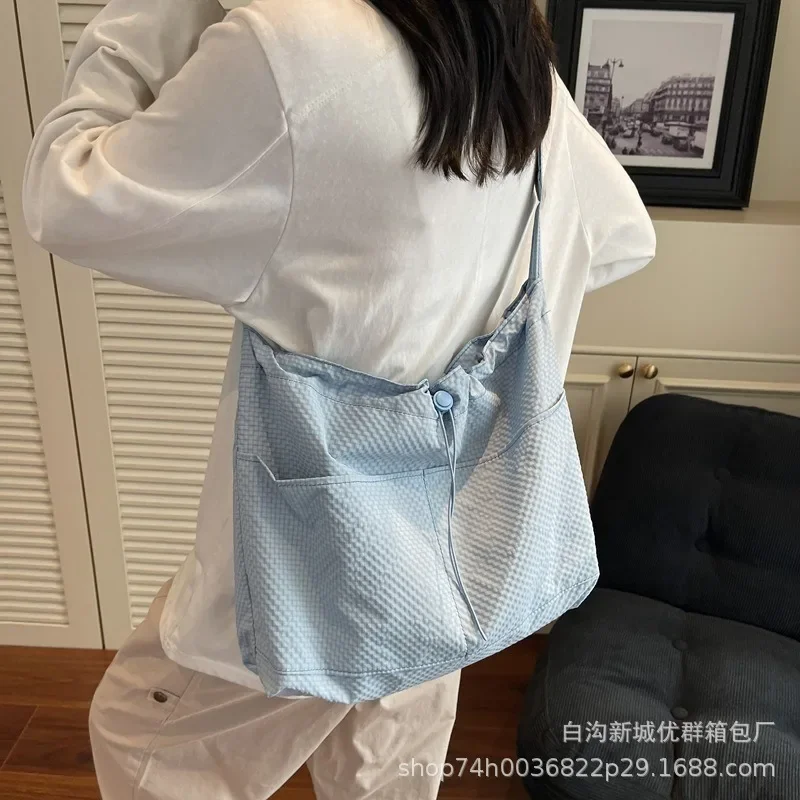 

2025 newCasual Drawstring Tote Women's Lightweight Canvas Shoulder Bag Spacious Underarm Purse for Work Commute & Daily Use