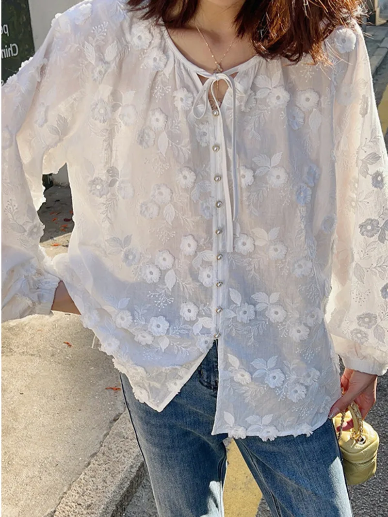 

French style unique embroidered white shirt top for women's spring and autumn design with a sense of niche loose straps 67Q6