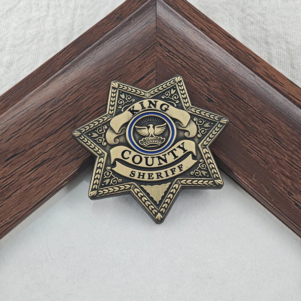 The W-Walking D-Dead Rick Grimes Metal Brooch King County Sheriff Badge Seven Point Star Pin TV Fans Cosplay Costume Prop Gift - view 3