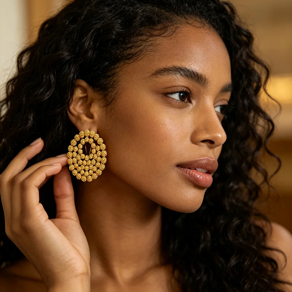 Afrikanisches 18K vergoldetes, mehrlagiges, perlenbesetztes Kreis-Statement-Ohrringe- und Ring-Set für Frauen, luxuriöses Hochzeitsgeschenk für die Brautparty. – Detail 2