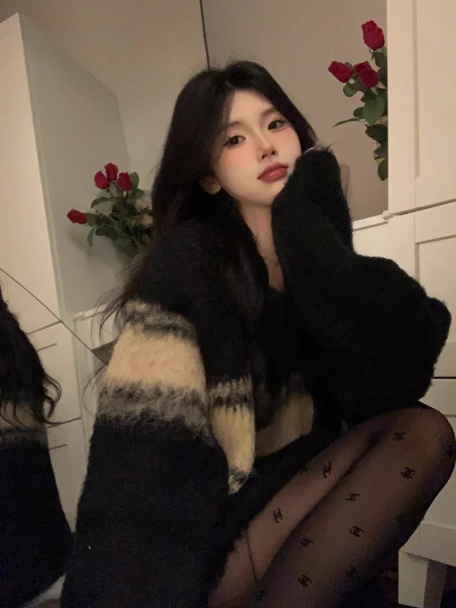 

Мягкий уютный корейский ленивый свитер, женский осенне-зимний свободный винтажный полосатый вязаный топ, удобный низкий круглый длинный S...