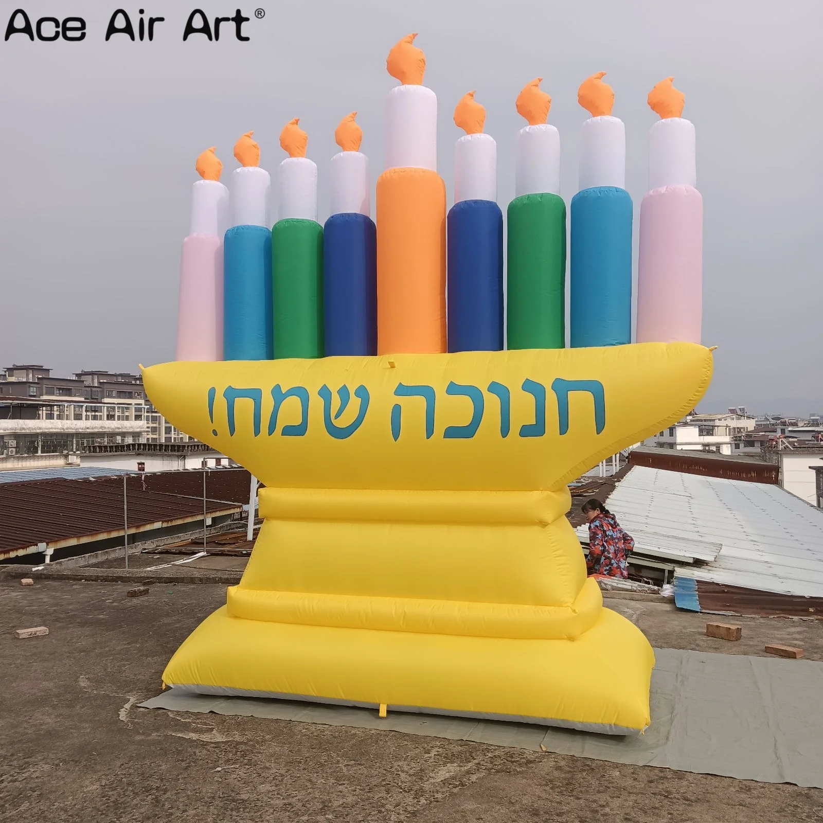 Décoration gonflable géante de Menorah de Hanukkah pour les événements de vacances juifs et les promotions extérieures Affichage de festival personnalisé