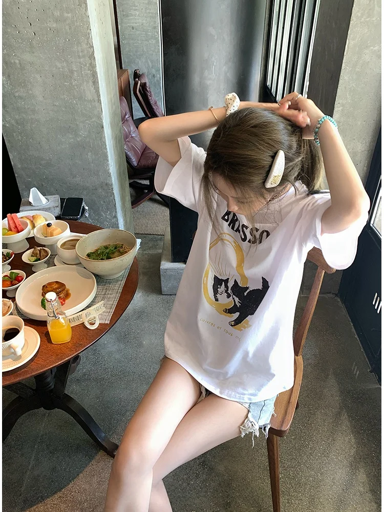 

Hand-Painted Print Loose Women's T-irt Summer Cotton round Ne ort Sve Casual Comfortable Top for Young Women