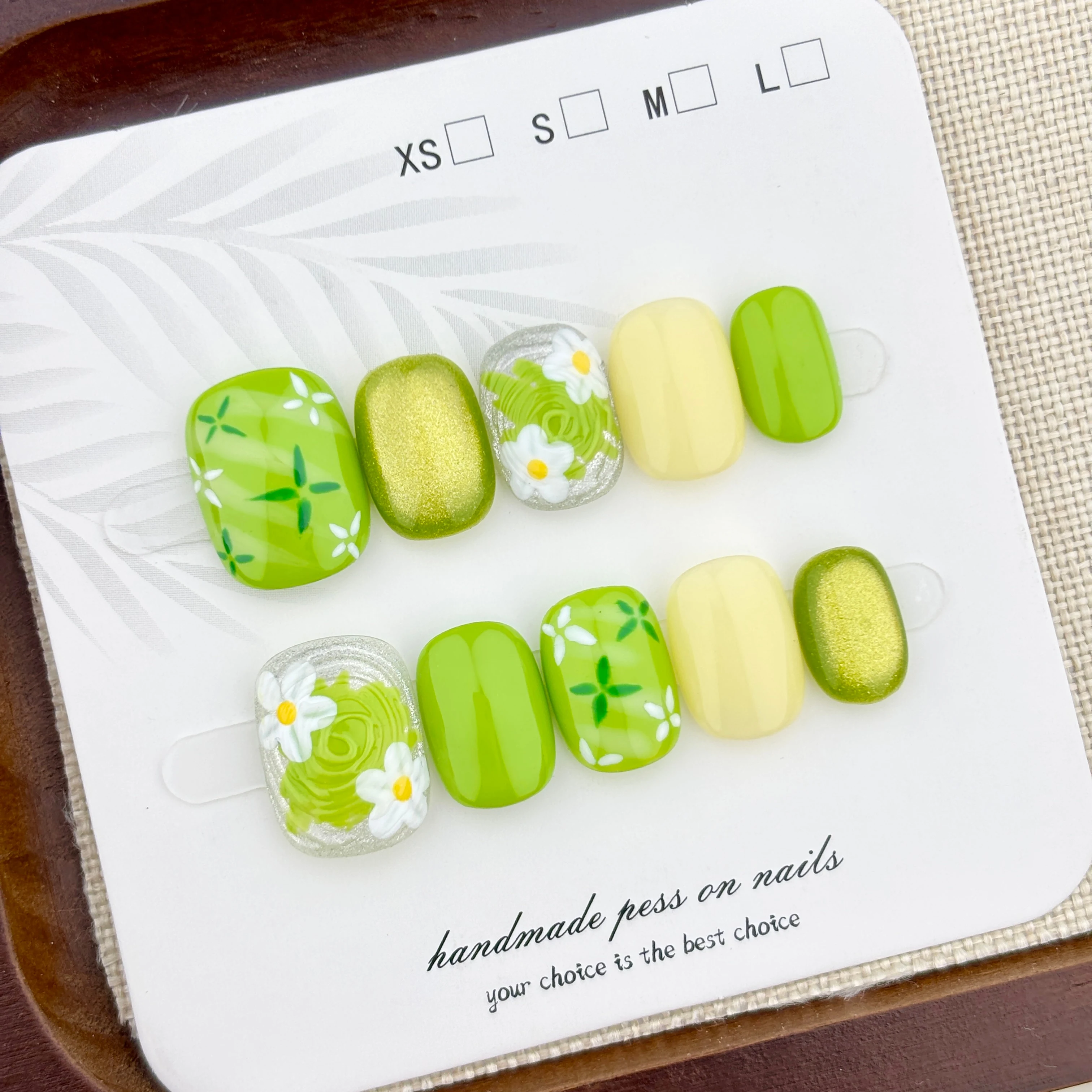 10 Pieces of Pure Handmade Short Nails, Fresh Mint Green Short Square-Round Wearable Nails, Hand-Painted Daisy Spring-Summer Pastoral Style Fake Nail Stickers, Suitable for Fashionable Girls' Daily Commute, Versatile a