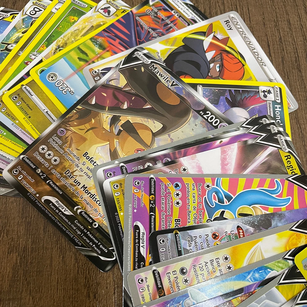 40 pezzi TAKARA TOMY Pokemon Carte Gioco Giocattoli Pokemons Pikachu Gioco Anime Carte per bambini