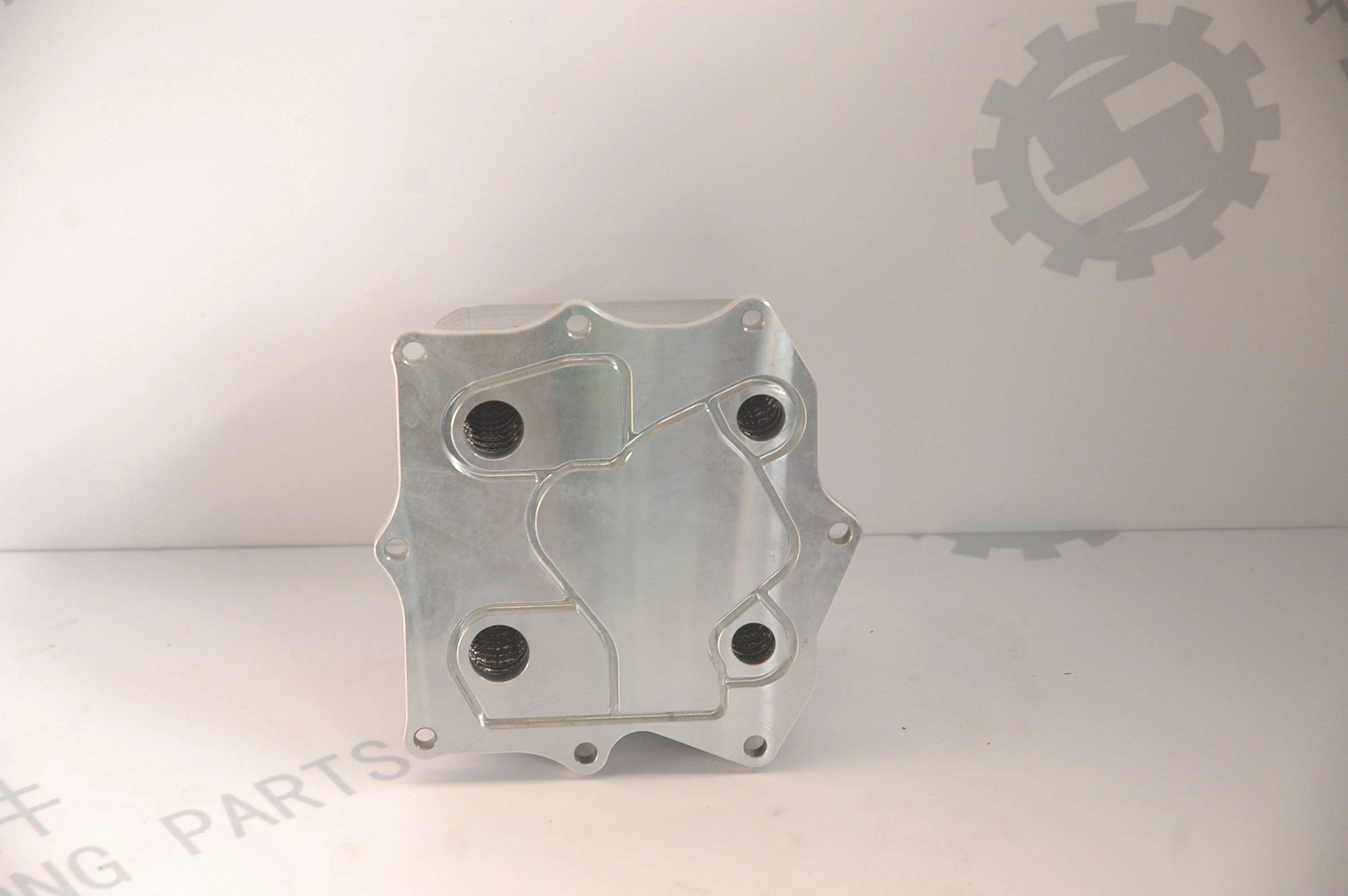 

Cummins ISF2.8 Diesel Engine Parts Oil Cooler 5318533 5266955